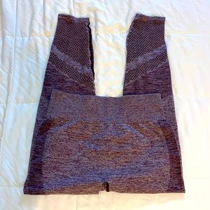 Pink seamless leggings. Size large. Like new. Maroon/purple.